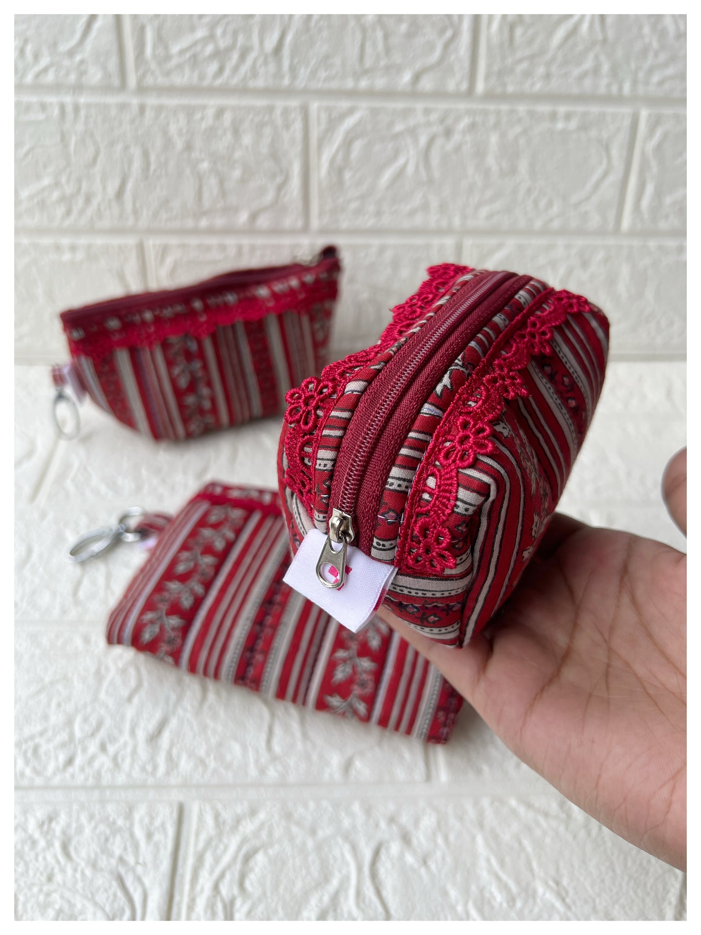 RED STRIPE QUILTED KEY-CHARM