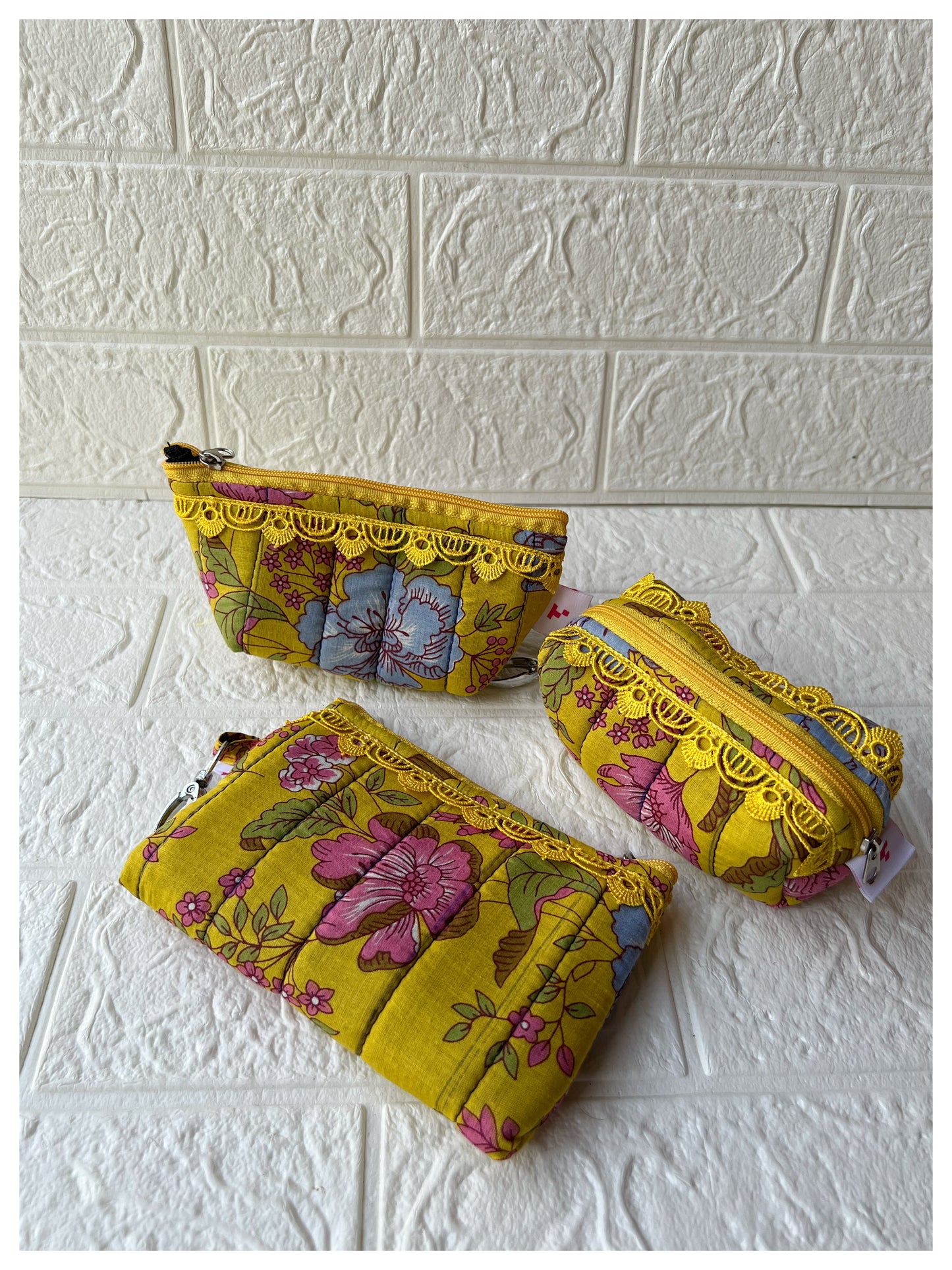 YELLOW BLUE JUI QUILTED KEY-CHARM