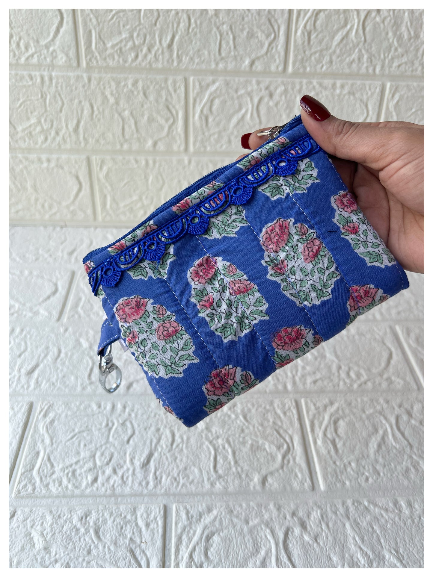 BLUE FLOWER QUILTED KEY-CHARM
