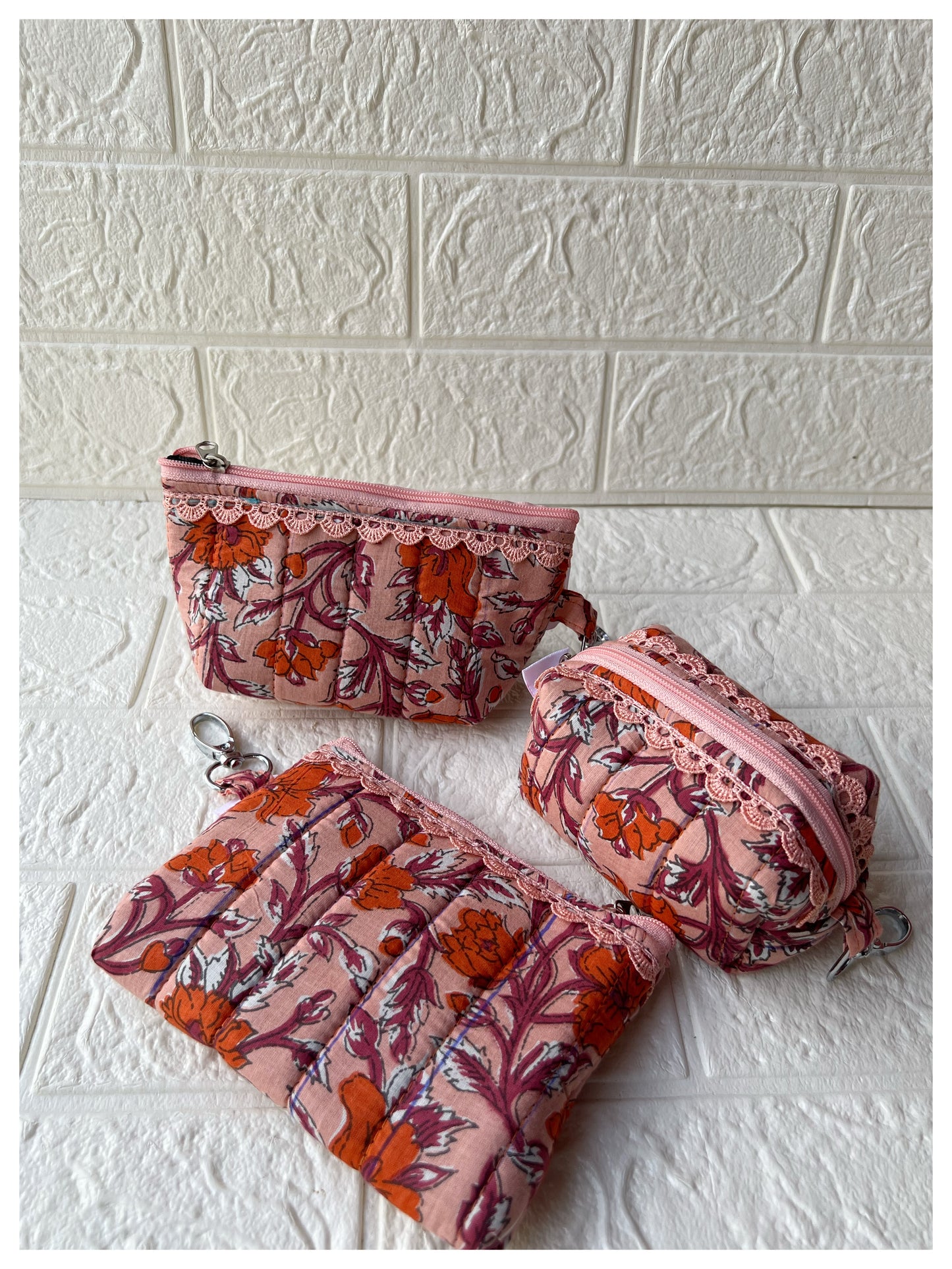 PEACH JOYPURI QUILTED KEY-CHARM
