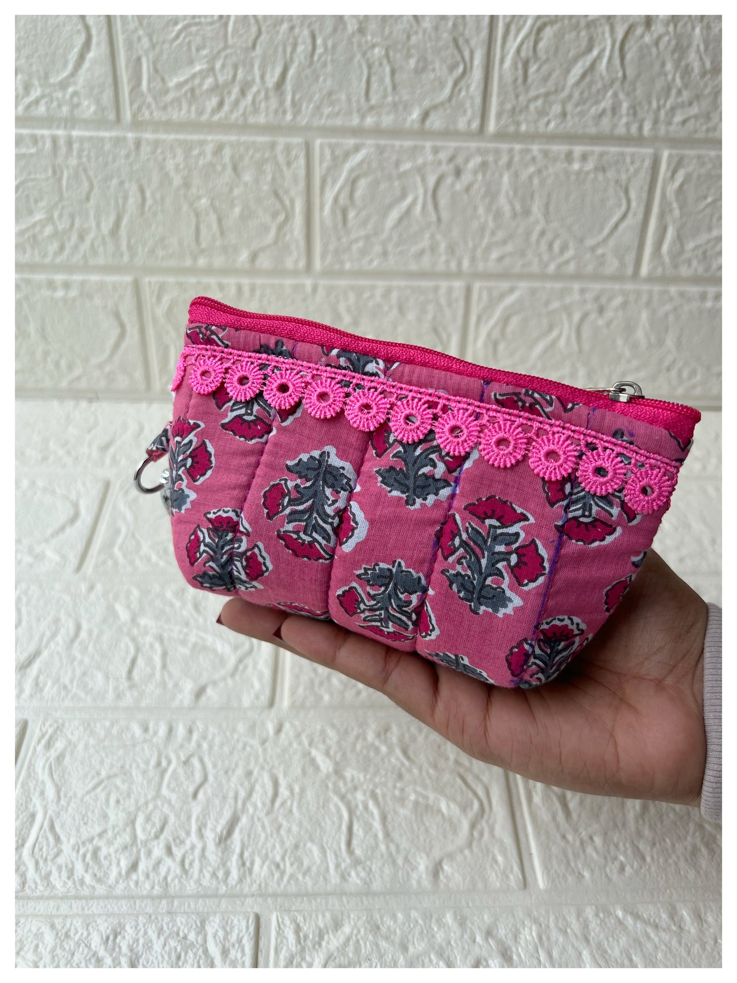 HOTPINK JOYPURI QUILTED KEY-CHARM