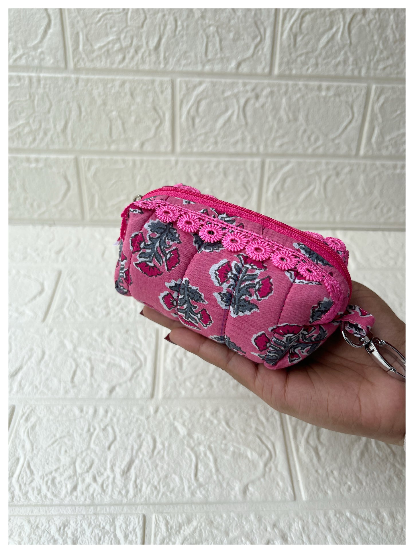 HOTPINK JOYPURI QUILTED KEY-CHARM