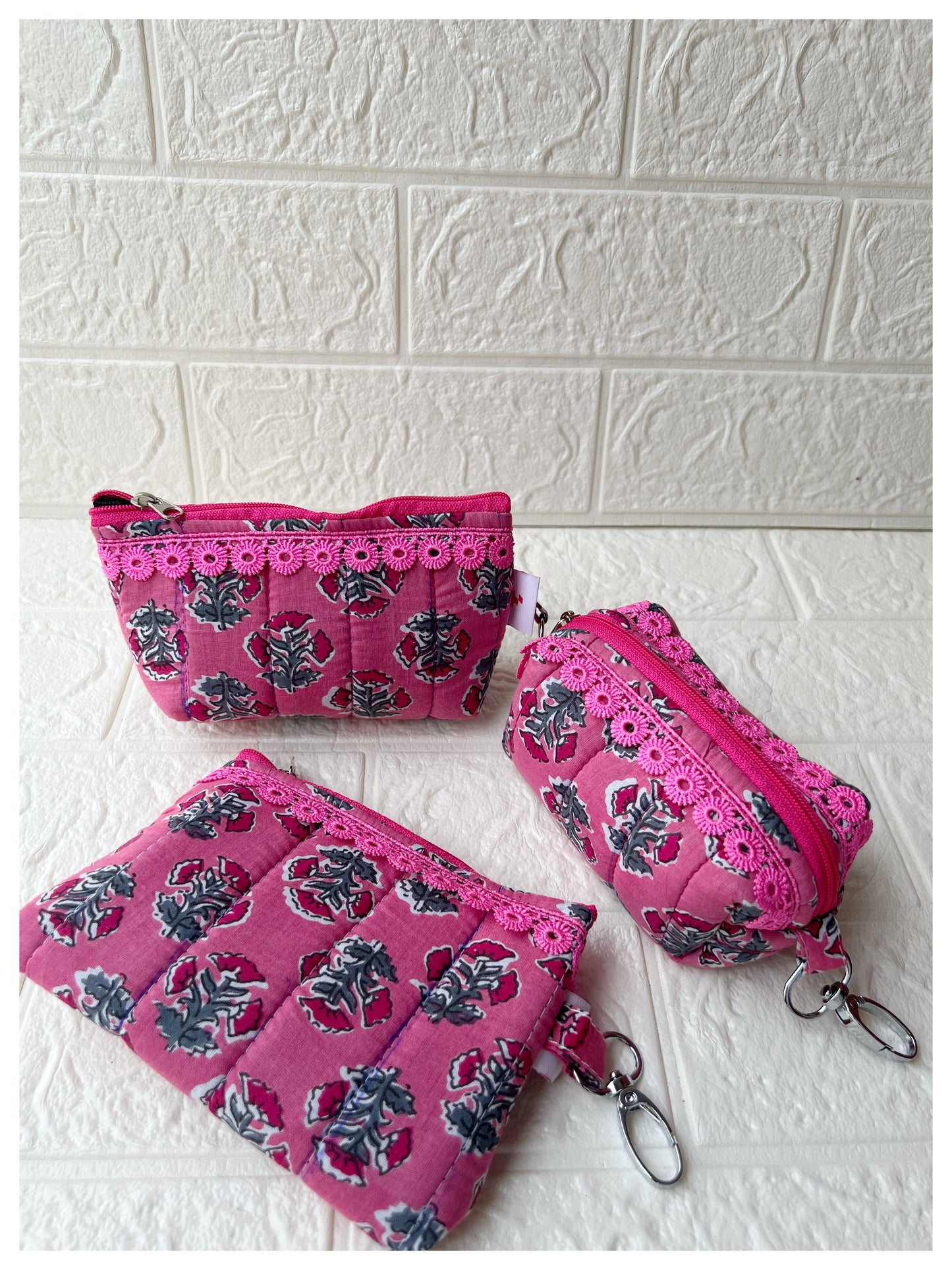 HOTPINK JOYPURI QUILTED KEY-CHARM