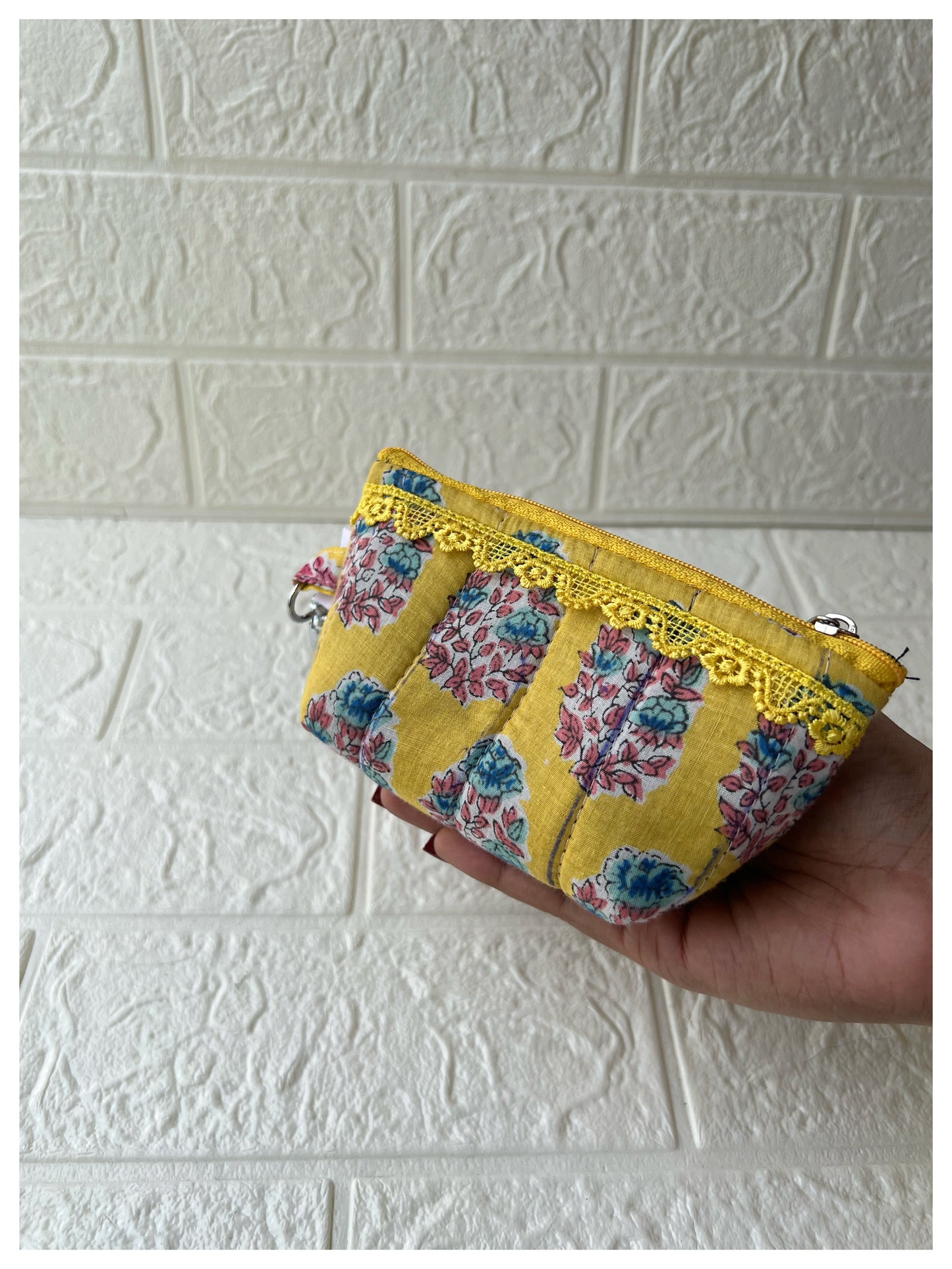 YELLOW DANDILION QUILTED KEY-CHARM