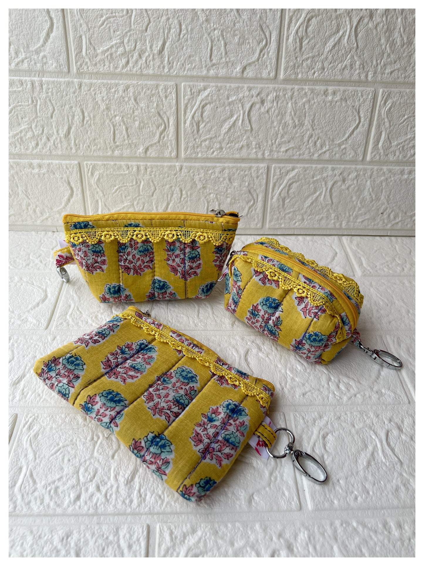 YELLOW DANDILION QUILTED KEY-CHARM