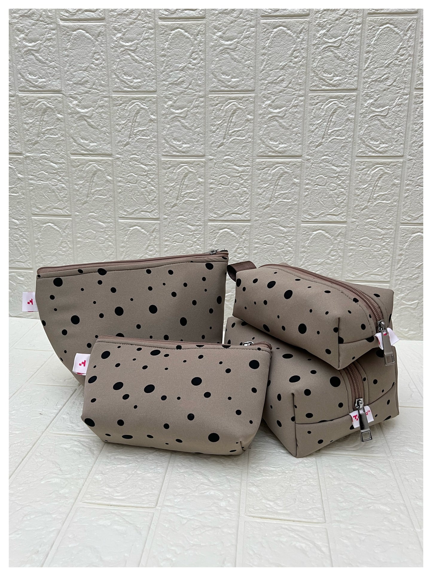 DARK BEIGE POLKA POUCHES