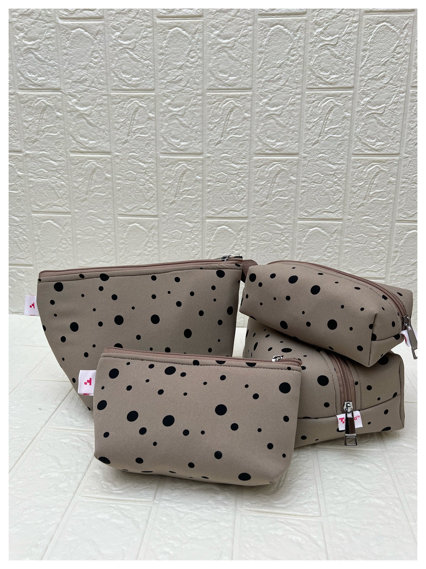 DARK BEIGE POLKA POUCHES