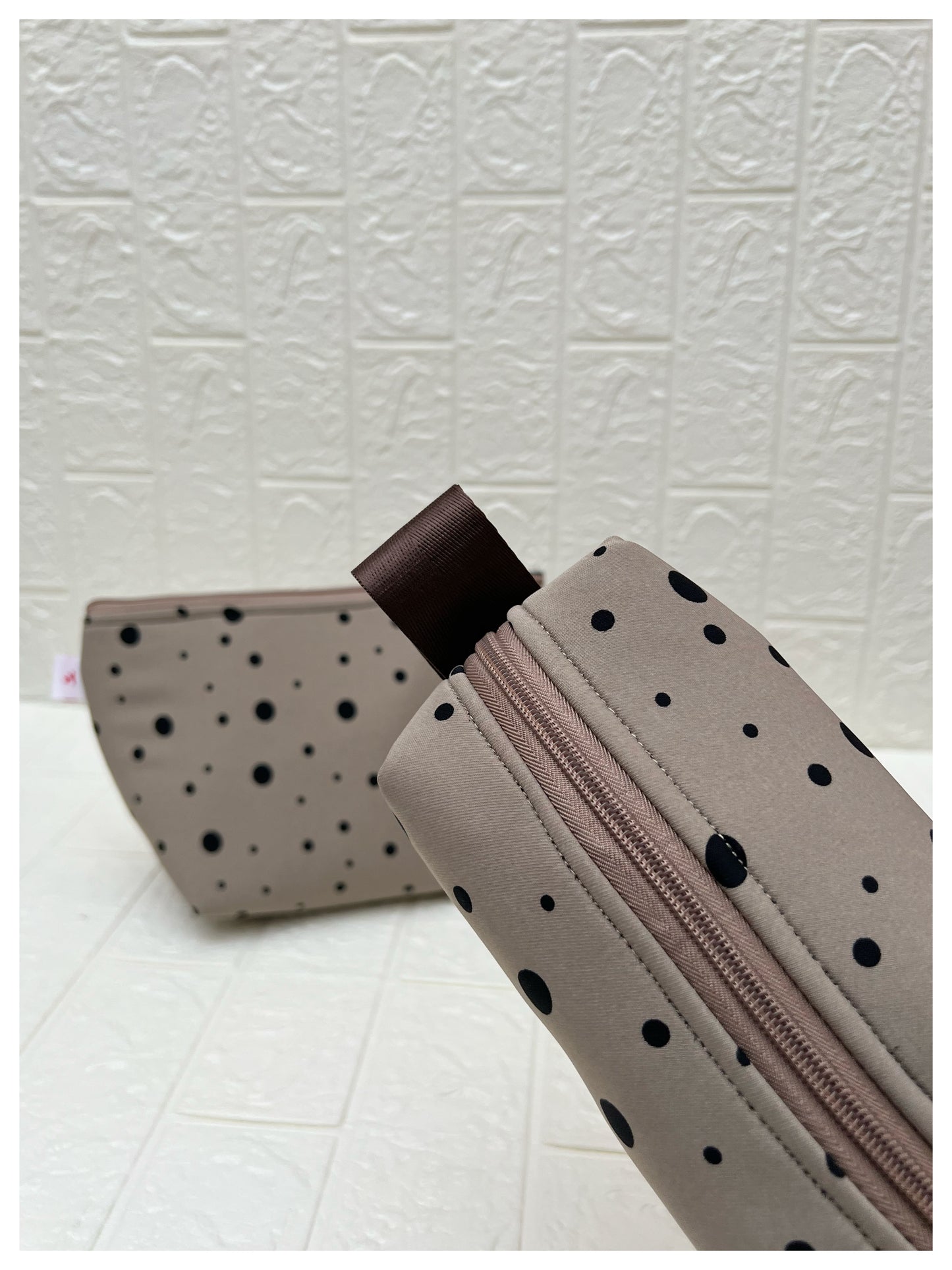 DARK BEIGE POLKA POUCHES