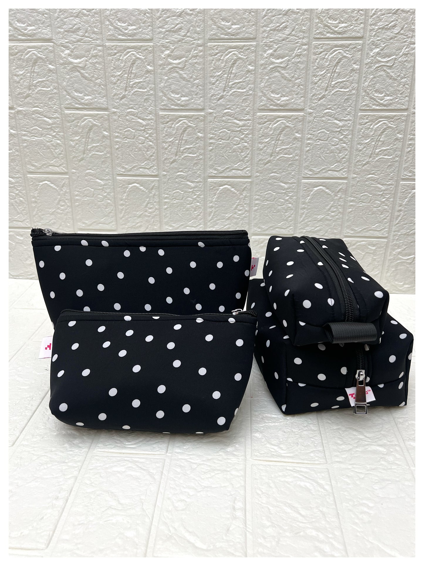 BNW2 POLKA  POUCHES