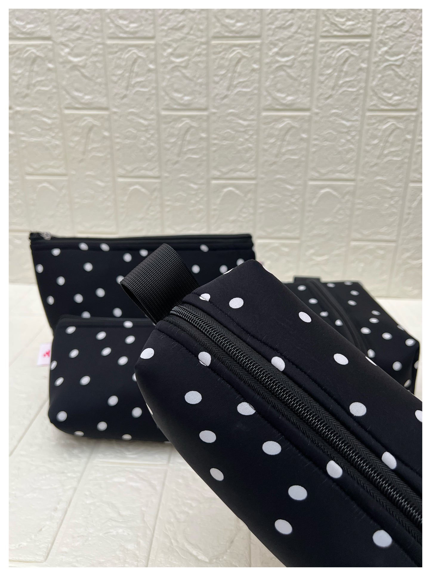 BNW2 POLKA  POUCHES