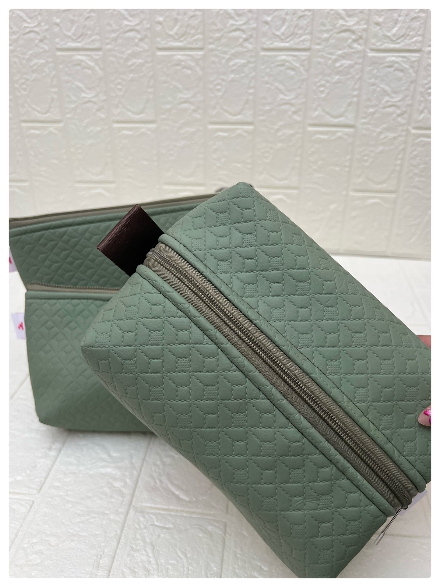 EMERALD FAUX LEATHER POUCHES