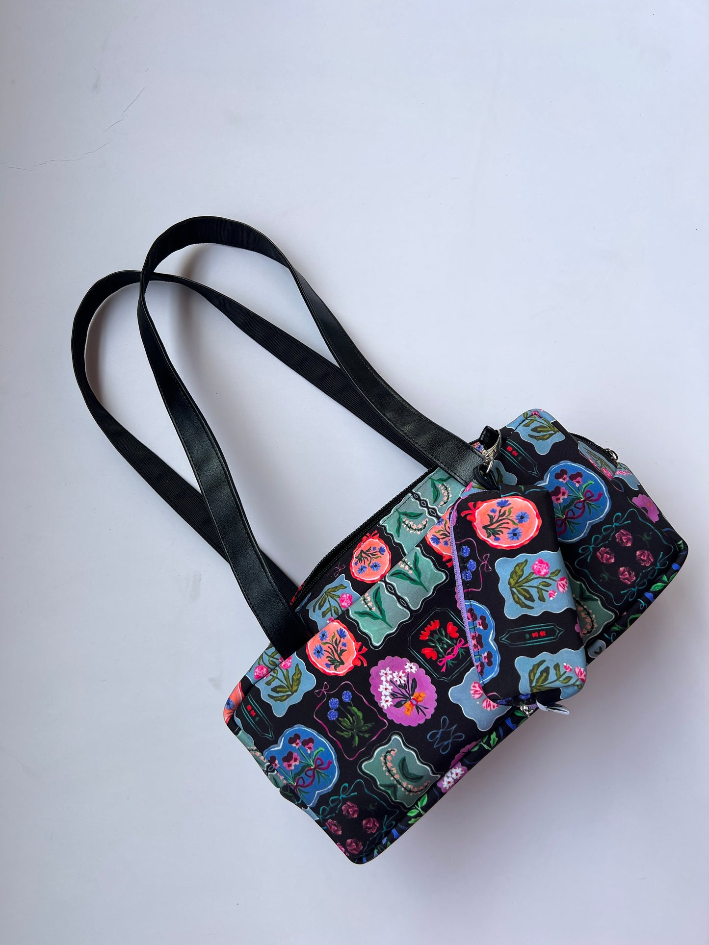 BLACK STAMP PIKO TOTE