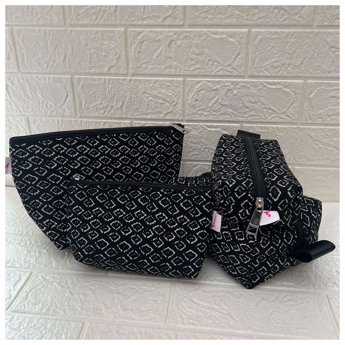 BLACK BOXYPOUCHES